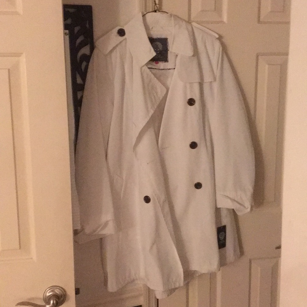 White Vince Camuto trench coat